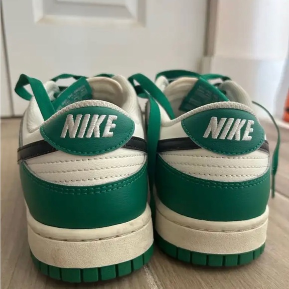 Nike Dunk Low SE (Lottery
Pack Malachite Green) - Picture 2 of 5